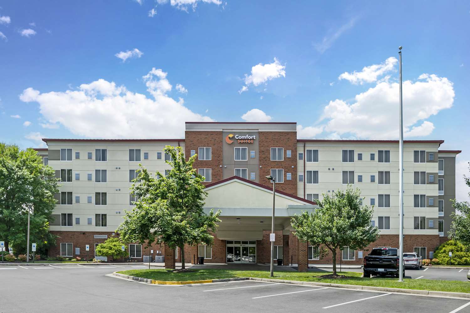 Comfort Suites At Virginia Center Commons 39/39