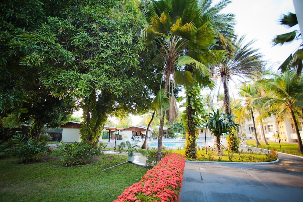 AIPANA PLAZA HOTEL 29/34