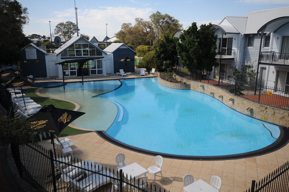 MANDURAH QUAY RESORT 1/72
