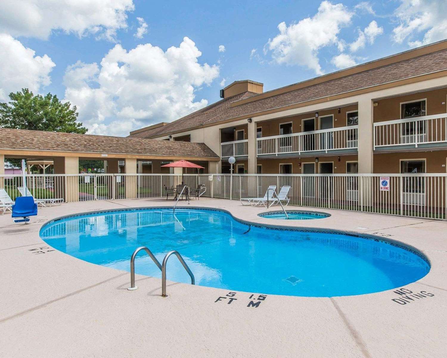 Quality Inn Kingsland GA 1/7