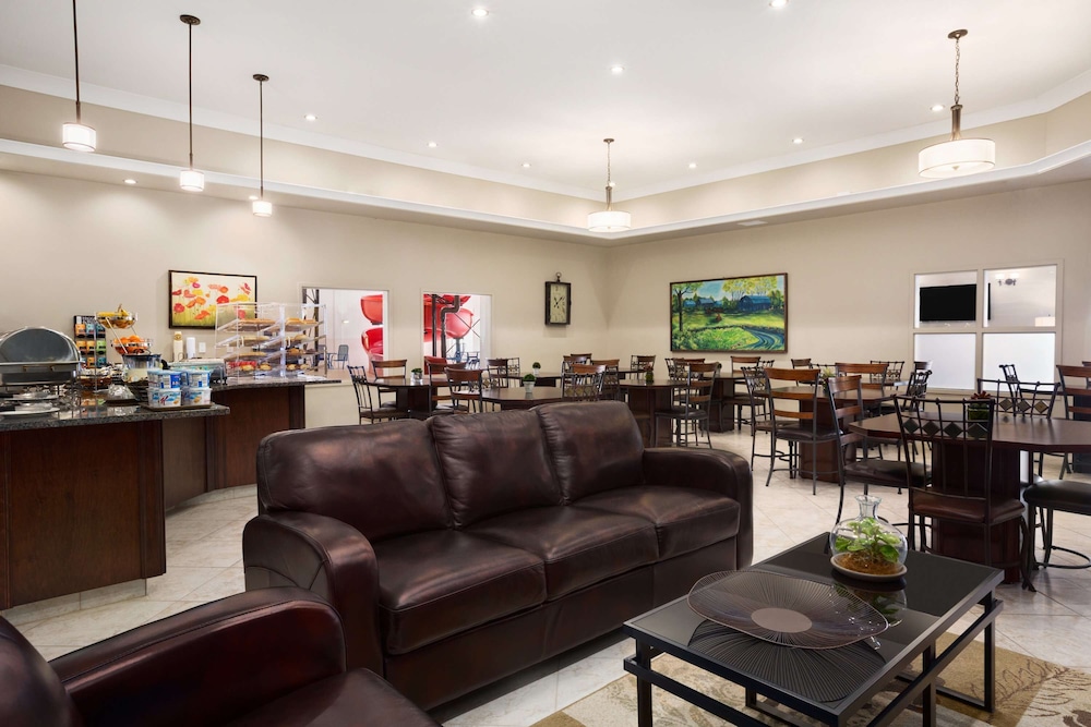 Ramada By Wyndham Emerald Park/Regina East 37/49