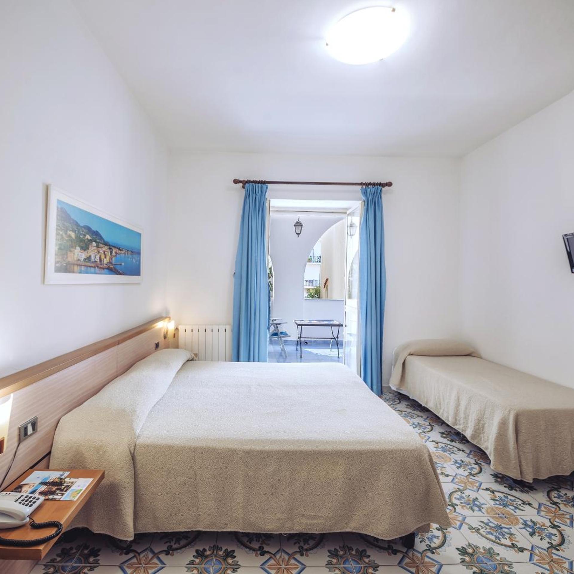 Room, Triple