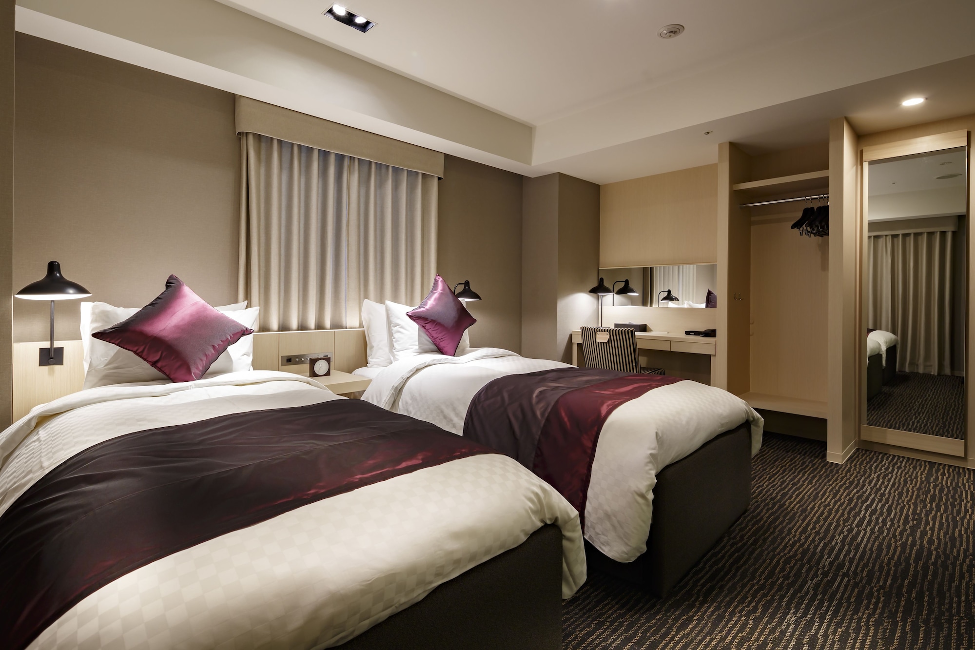 SUPERIOR, TWIN BEDS