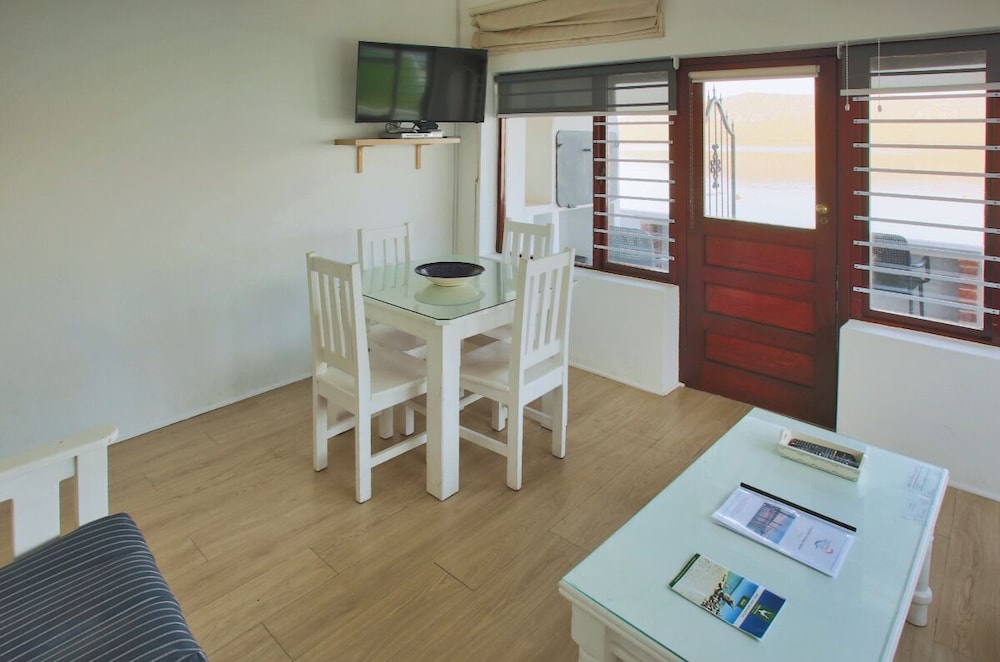 Sea Cottage 24/50