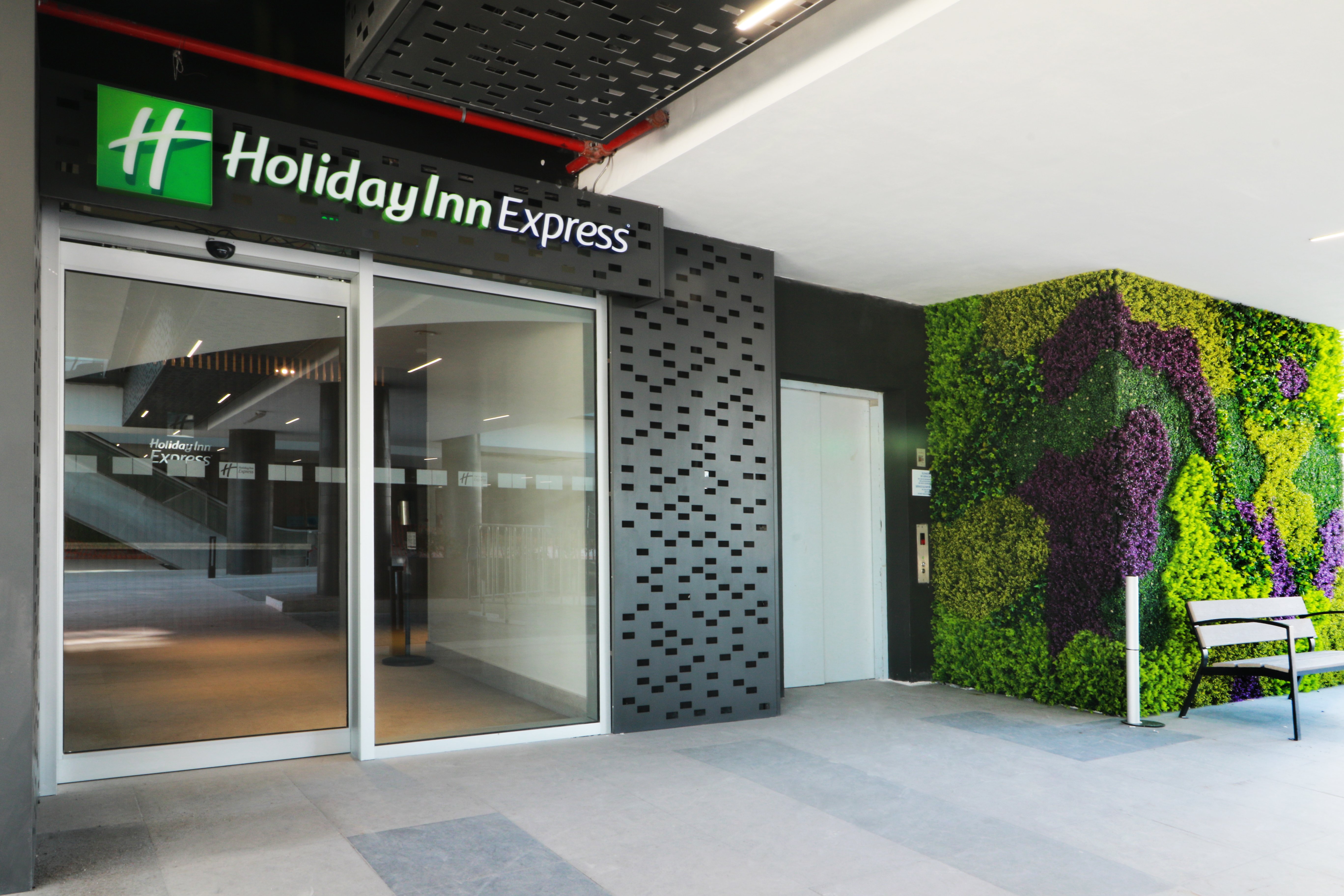 Holiday Inn Express Monterrey Fundidora 1/74