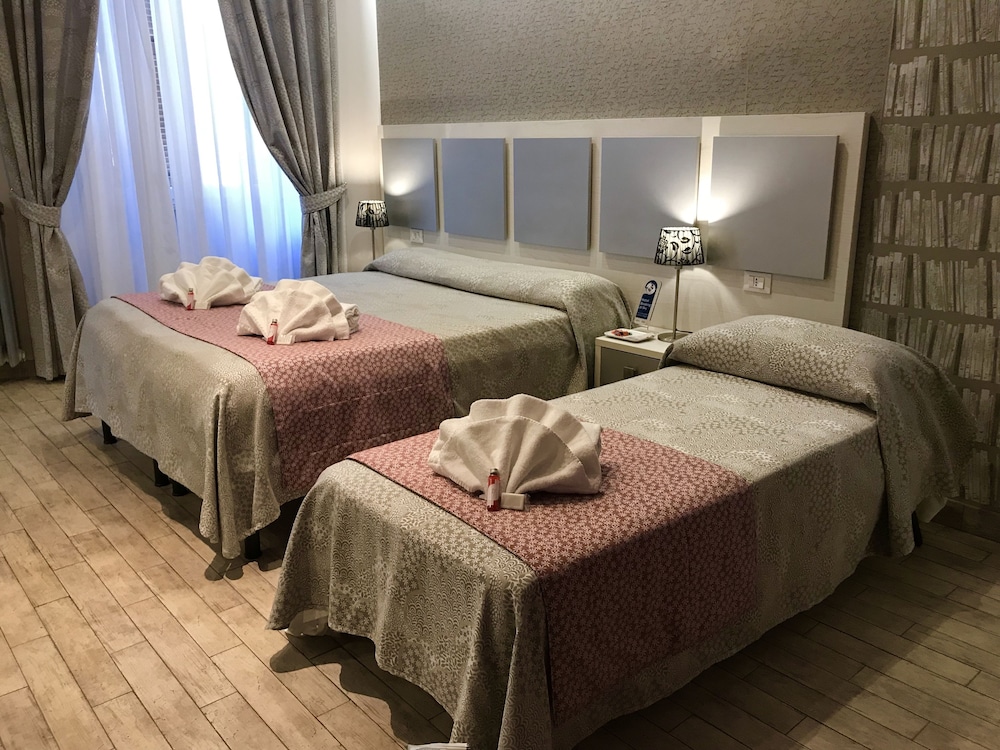 Five Rooms Rome 20/63