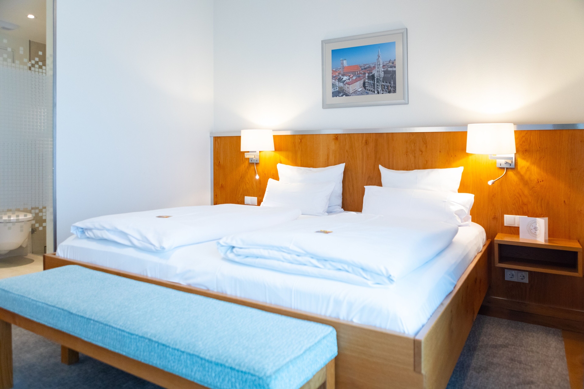 FIRST CLASS, APOLLO, DOUBLE BED