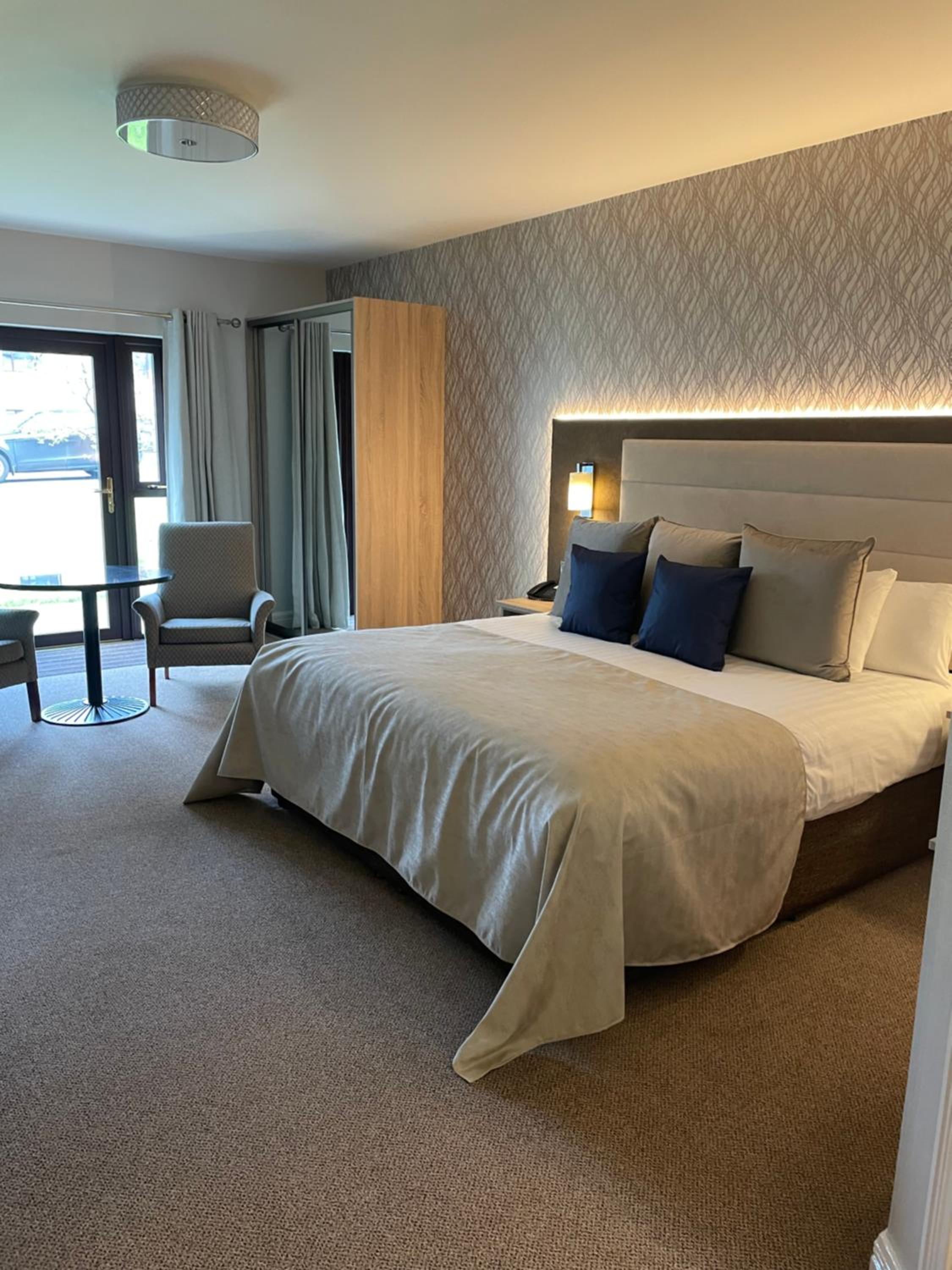 غرفة تنفيذية بسرير كينج، MILL PARK HOTEL 2/10