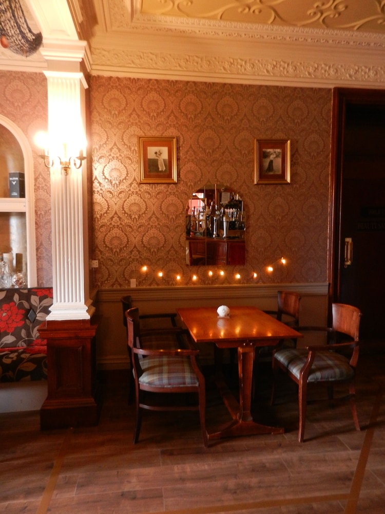 Mansfield Castle Hotel 32/50