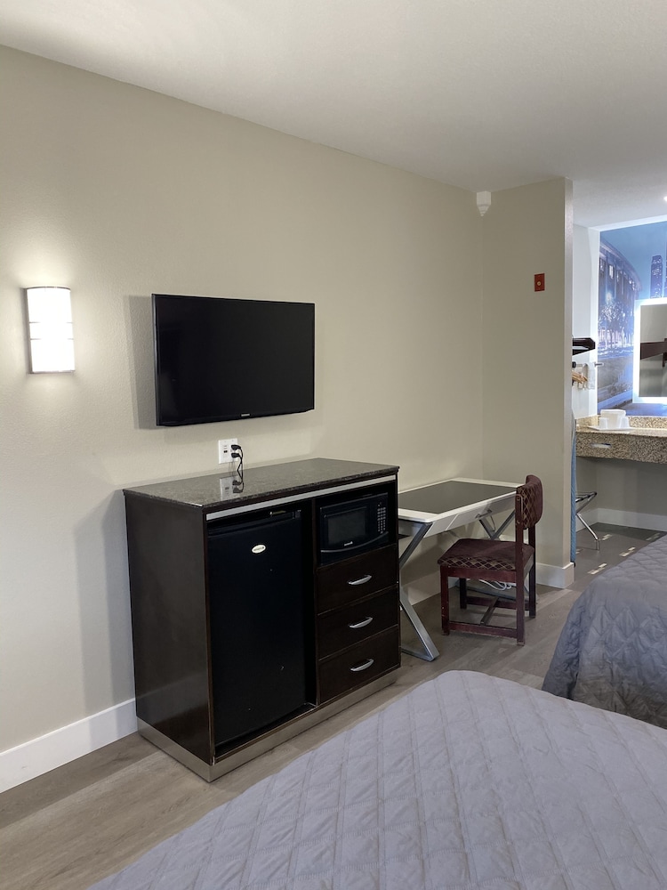 Guesthouse Inn Suites 21/63