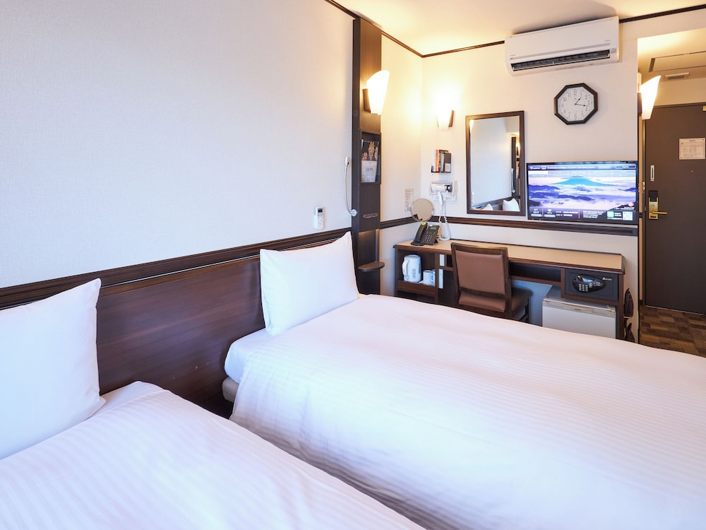 ECONOMY, TWIN BEDS, SMOKING