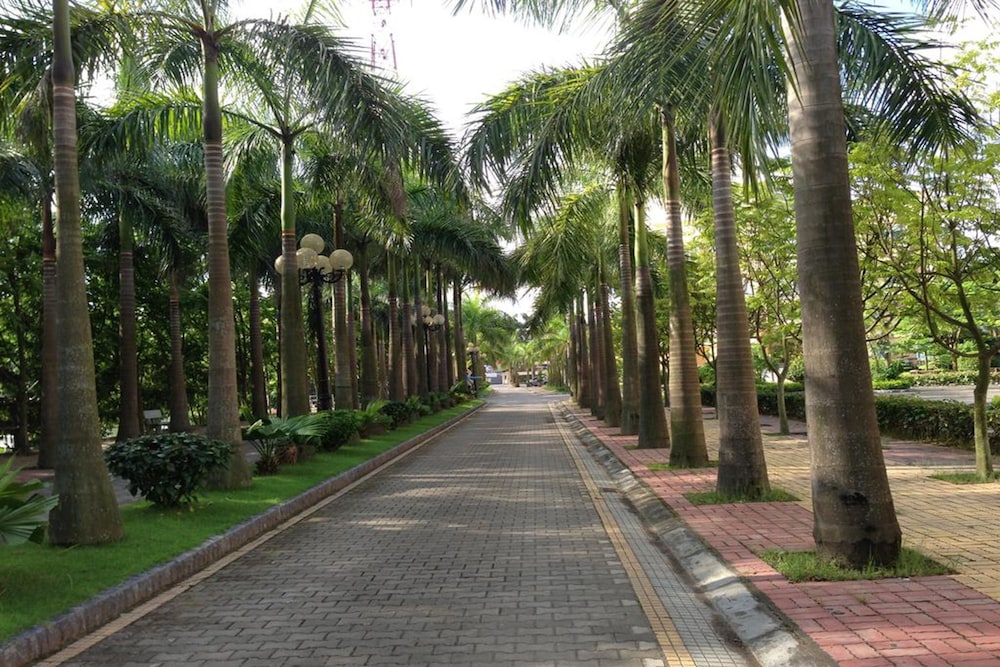 Camela Hotel & Resort 59/65
