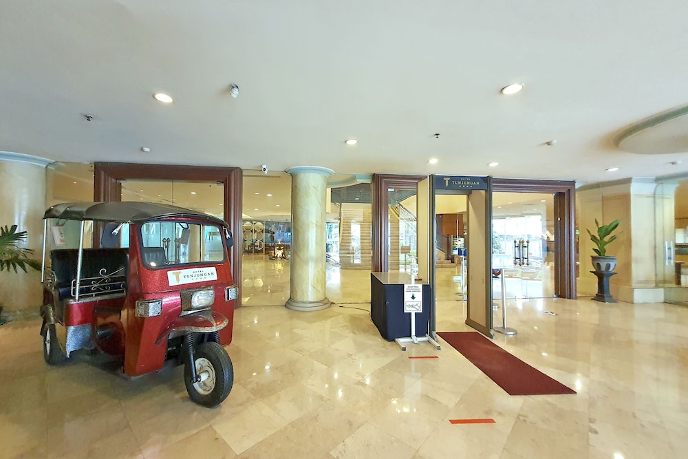 TUNJUNGAN HOTEL 62/73