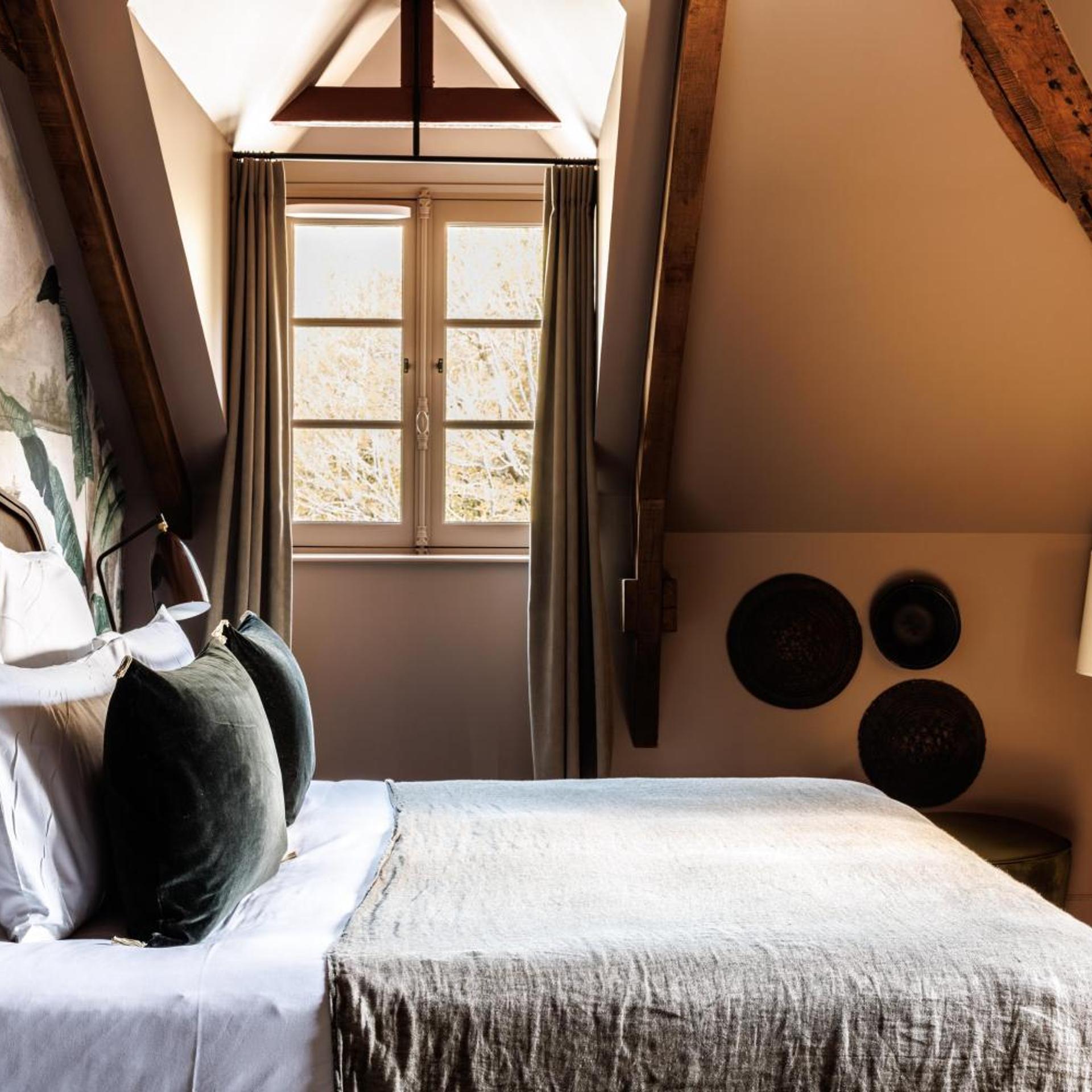 Castle, Double Bed