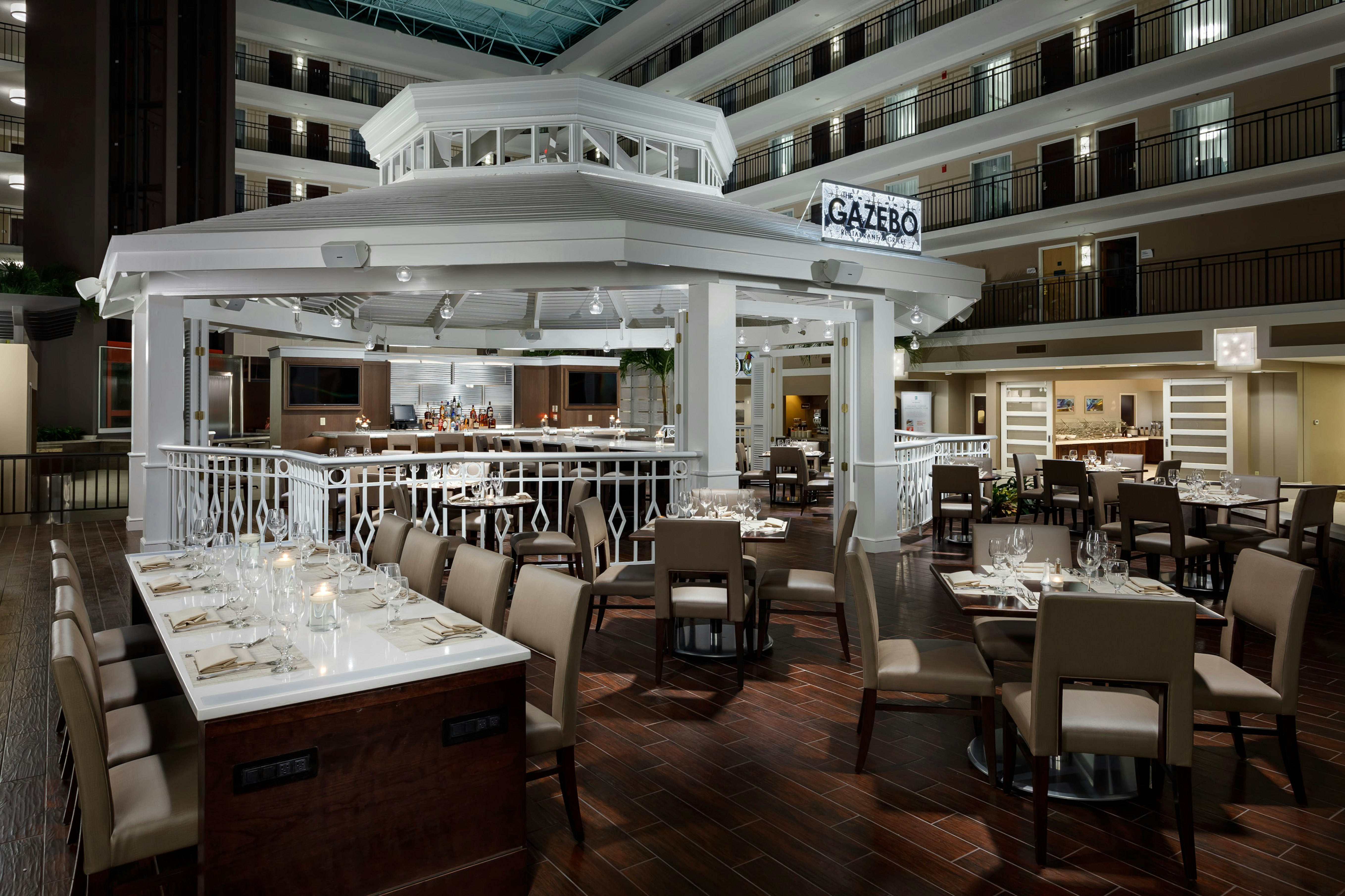 Embassy Suites by Hilton Orlando Lake Buena Vista Resort 68/100
