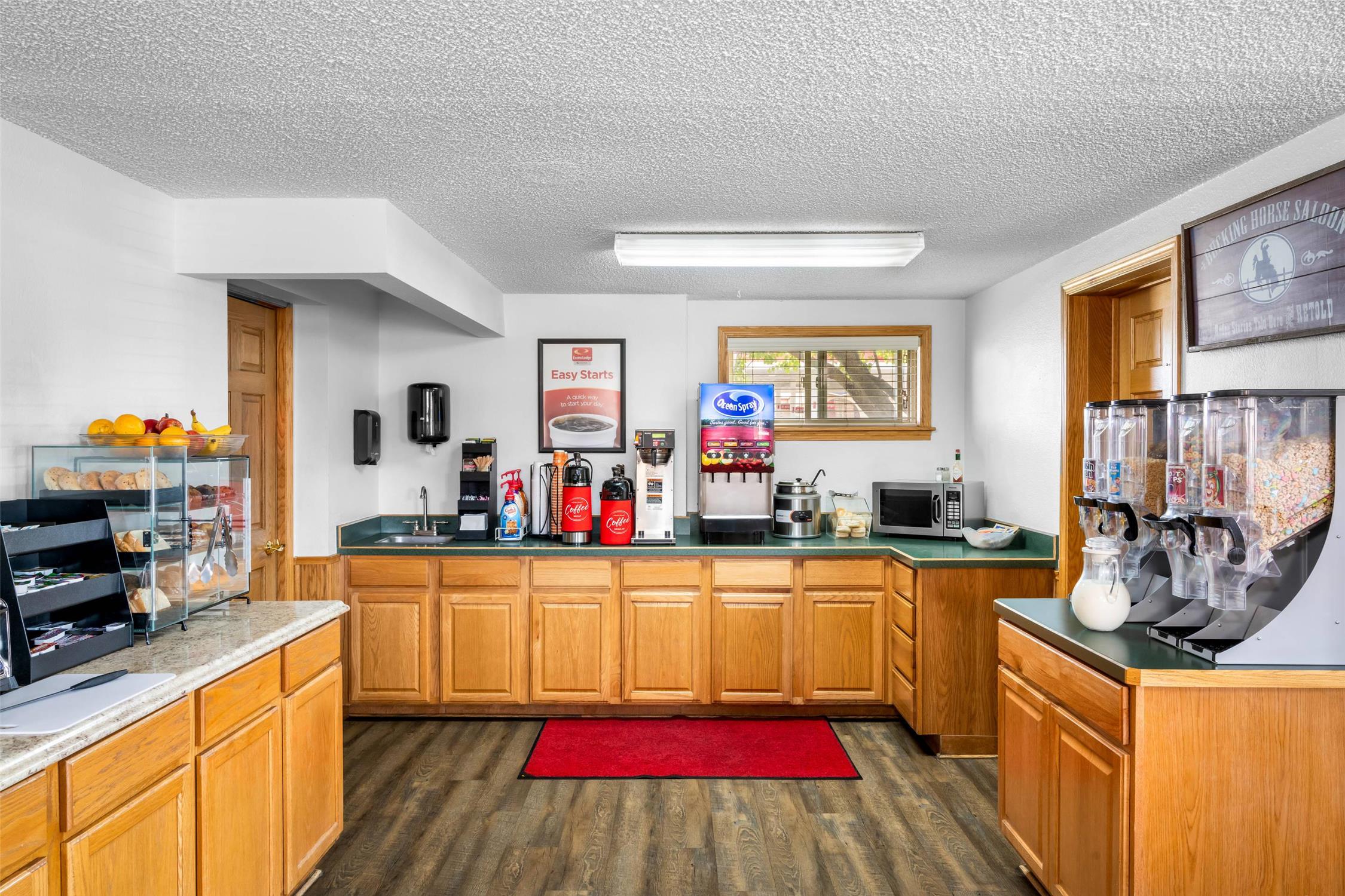 Econo Lodge Miles City I-94 21/25