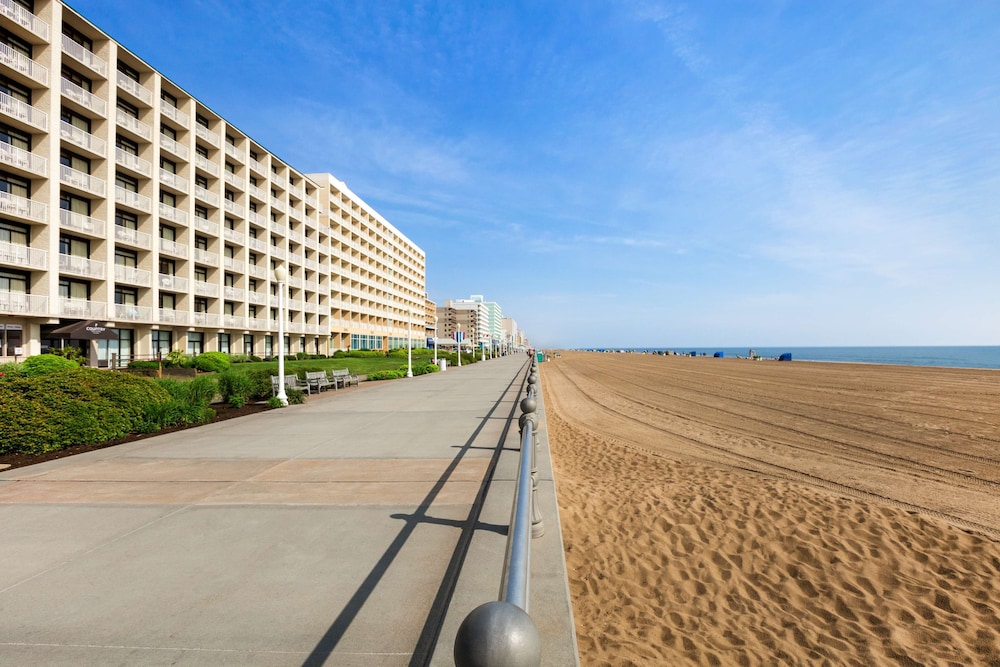 Country Inn & Suites by Radisson, Virginia Beach (Oceanfront) 22/35