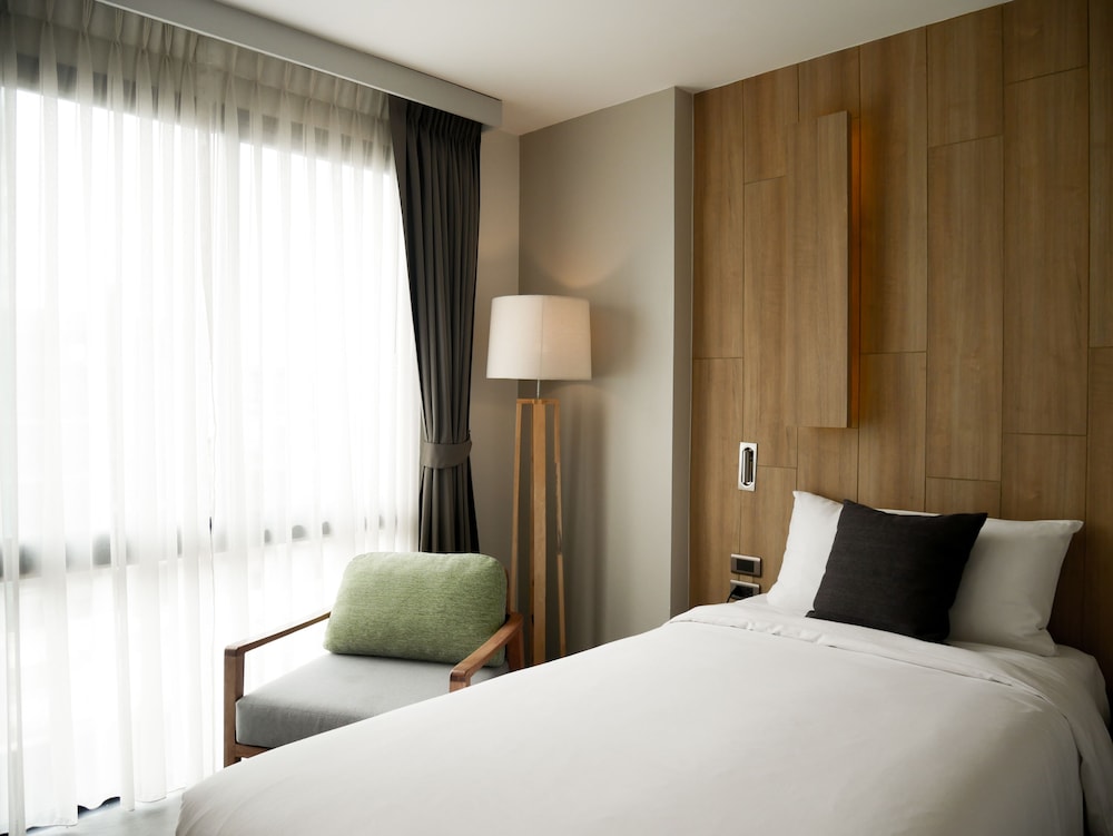 Brique Hotel Chiangmai 10/66