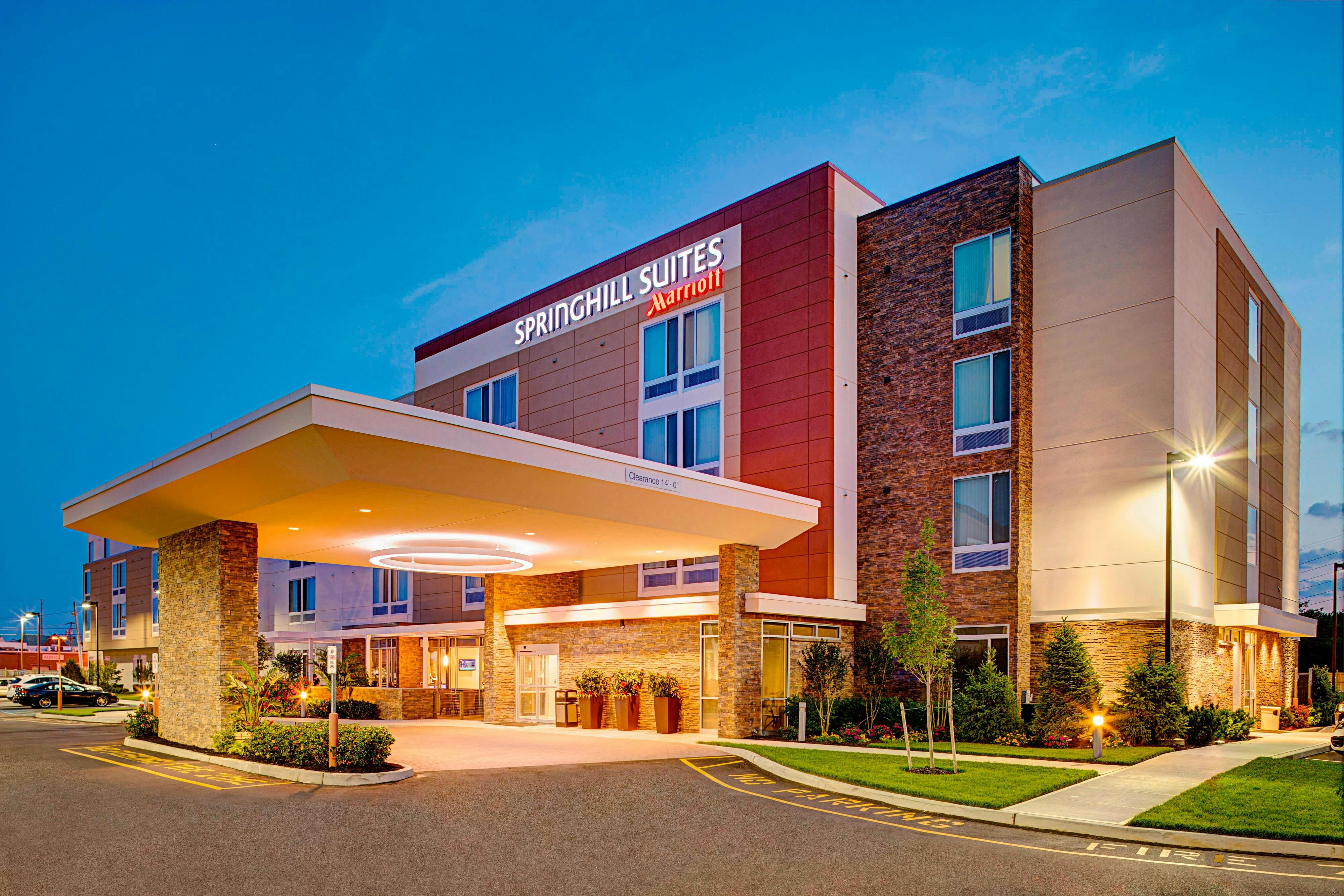 Springhill Suites Carle Place Garden City 1/13