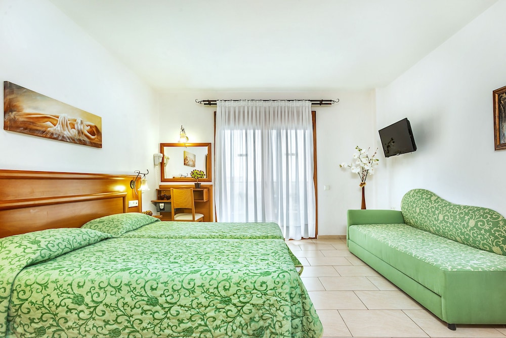 Nereides Hotel 22/49