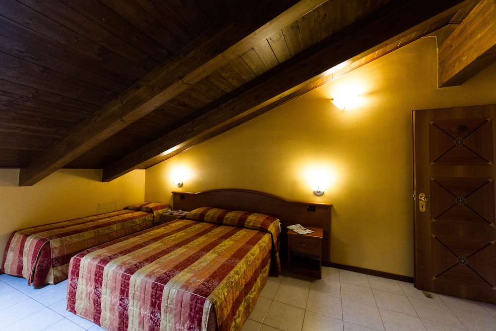 Standard, Triple, 3 Beds