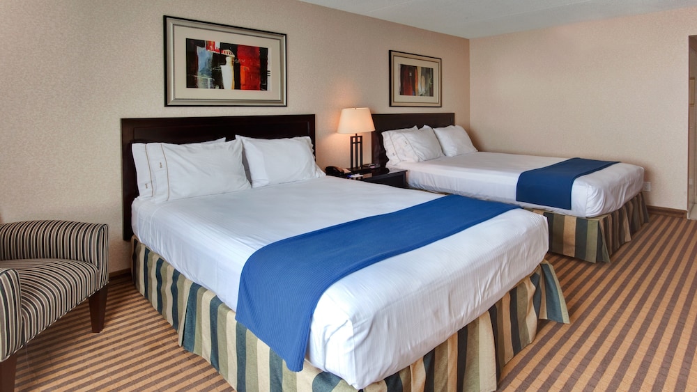 Newmarket Hotel And Suites 20/66