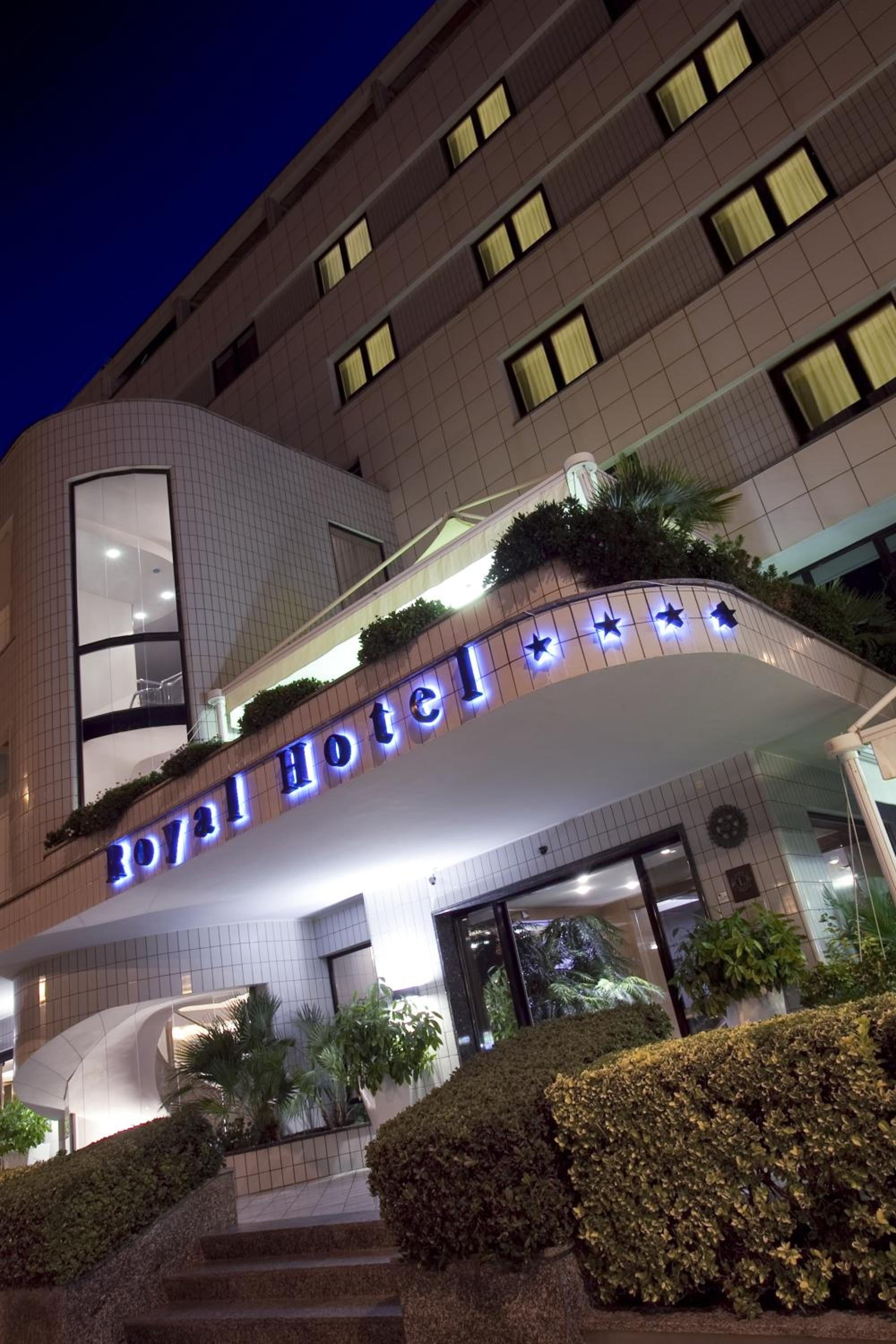 Hotel Royal 3/50
