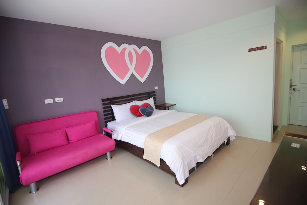 Water Front Hotel 26/53