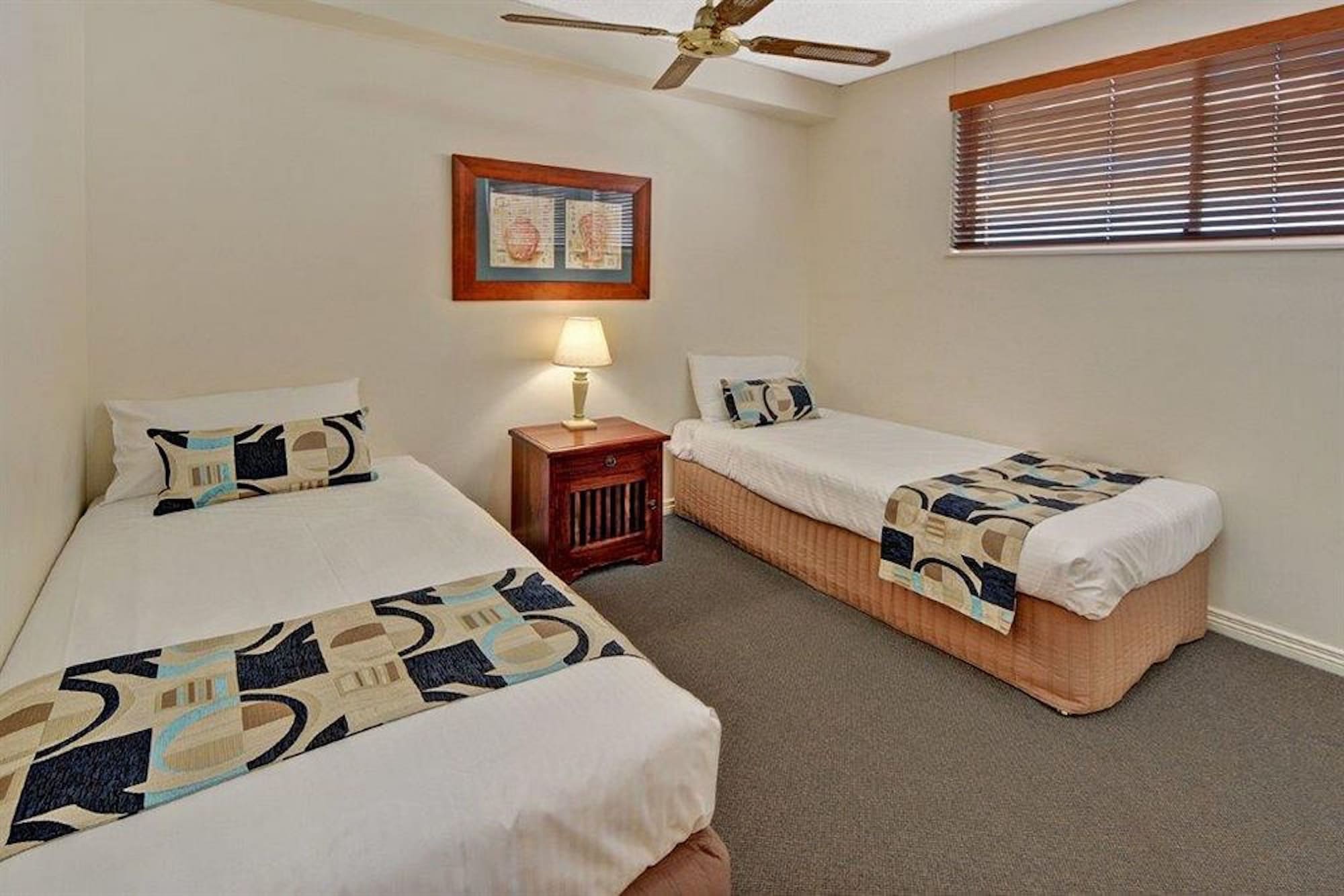 2 Bedrooms, Roof Top, Apartment, Queen and Twin Beds