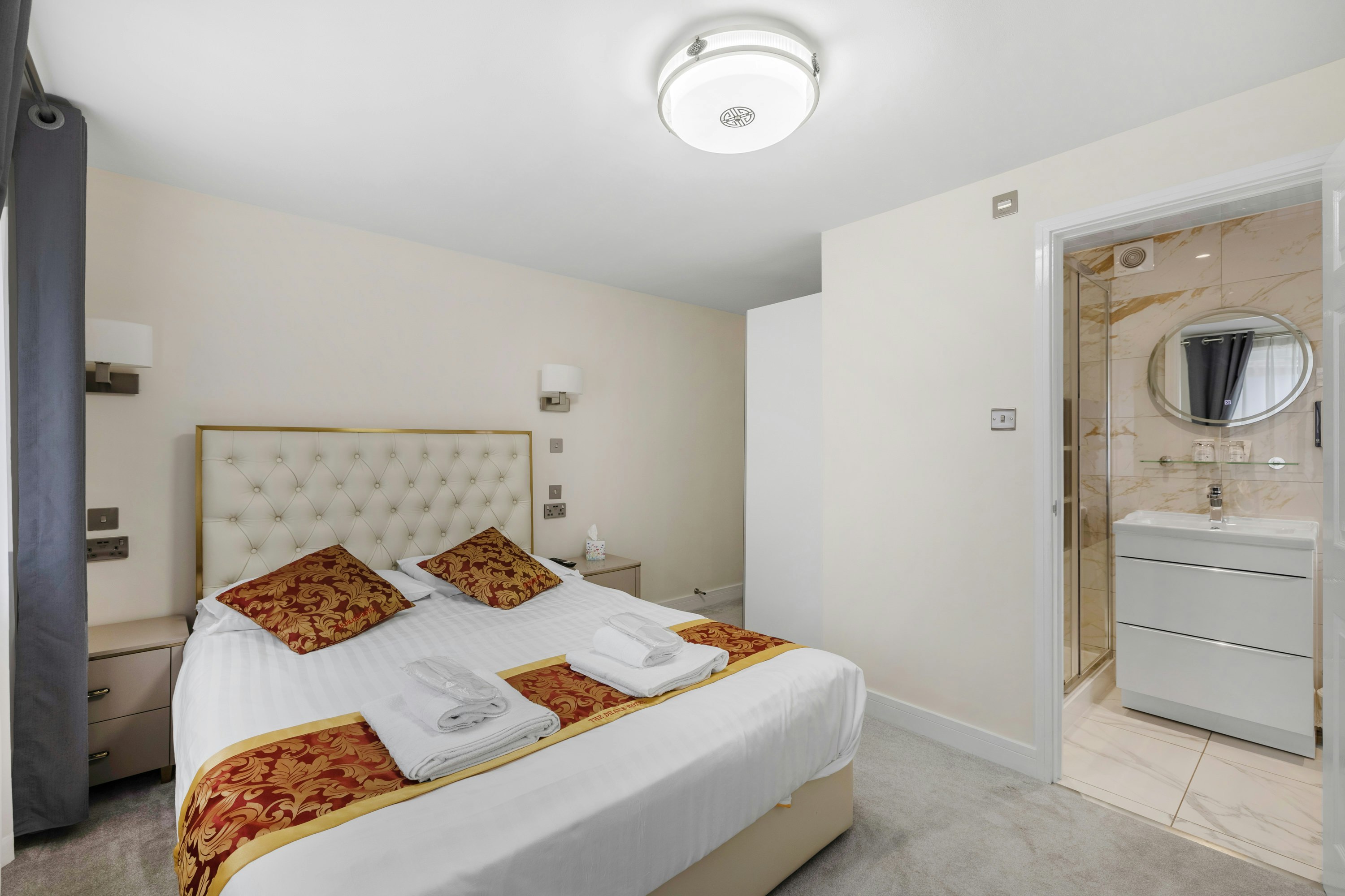 The Drake Hotel Plymouth 4/48