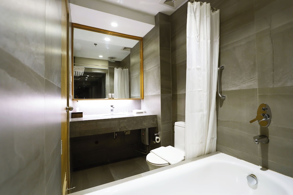 Sotogrande Katipunan 67/72