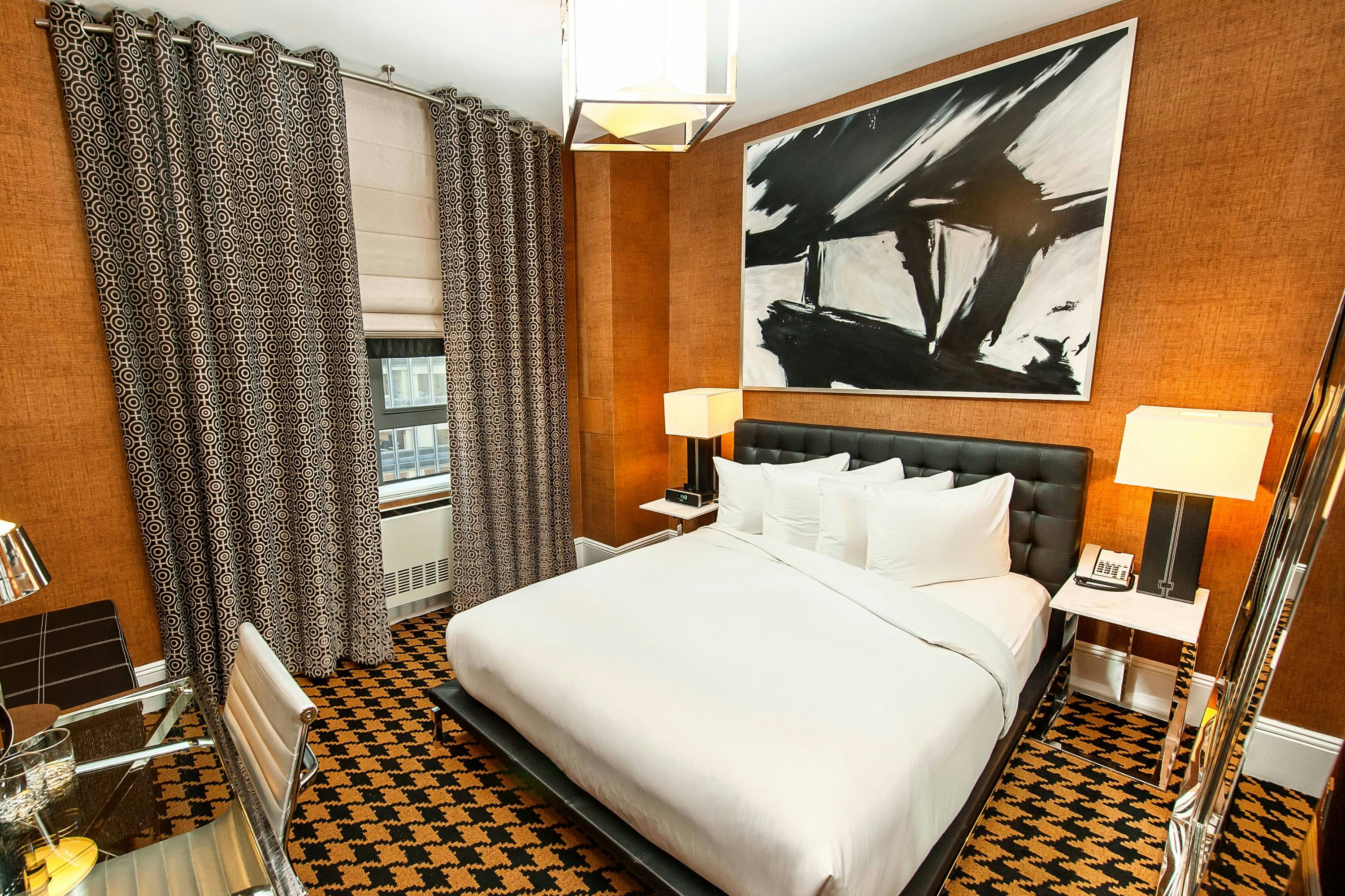 Superior, Queen Bed