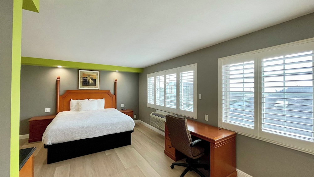 Seascape Inn - A Fairbridge Hotel 34/52