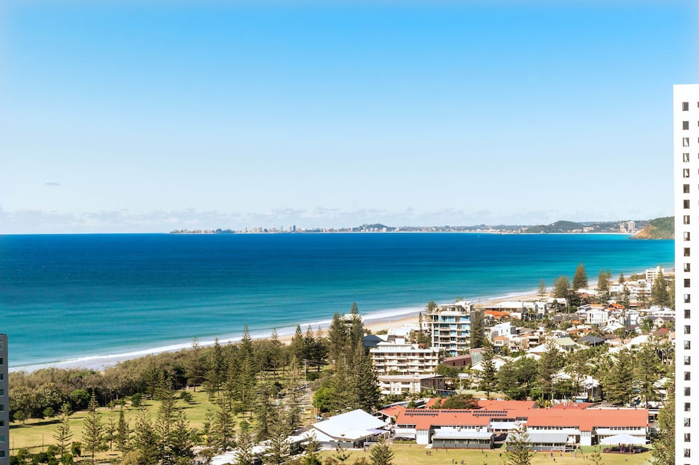 Peppers Broadbeach 65/68
