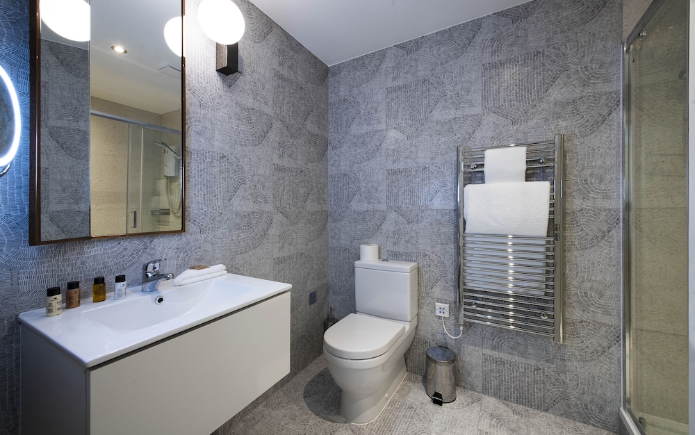 Trueman Court Luxury Serviced Apartments 52/55