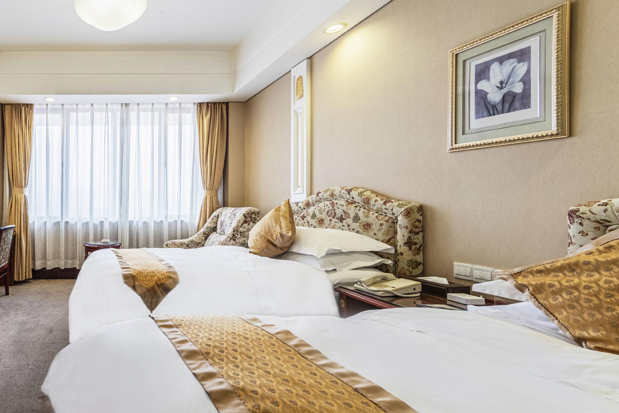 Dynasty, Twin Beds, City View