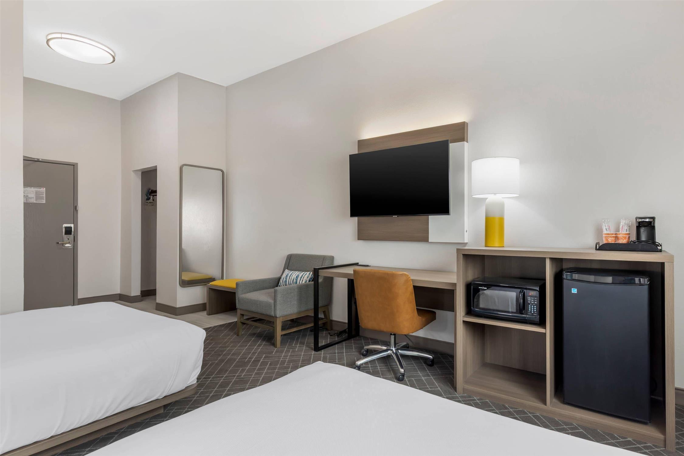 COMFORT INN BALLARD-ROOSEVELT 17/30