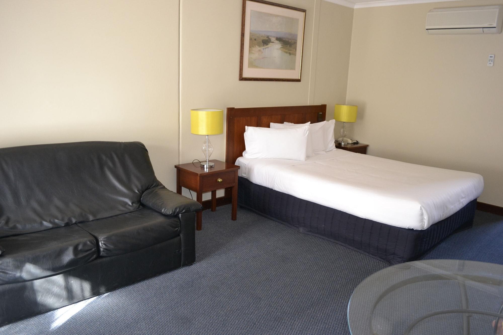 Sunnymead Hotel 12/48
