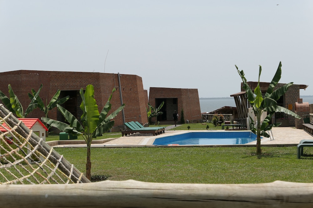 Buvi Lodge 47/50