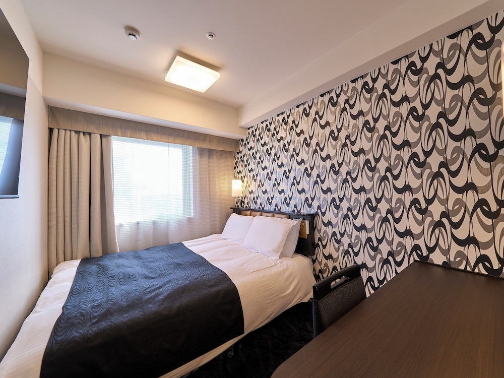 ROOM, DOUBLE BED, SMOKING