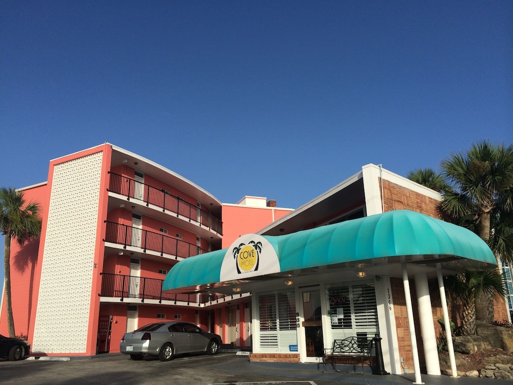 Cove Motel Oceanfront photo3