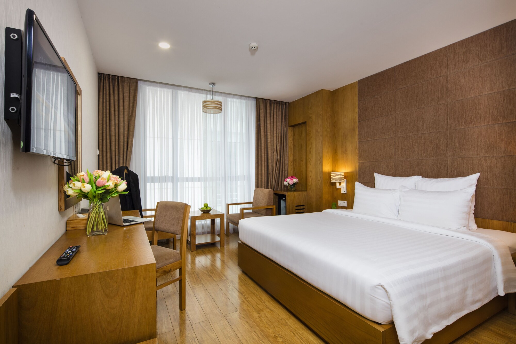 PREMIUM, DOUBLE BED, CITY VIEW