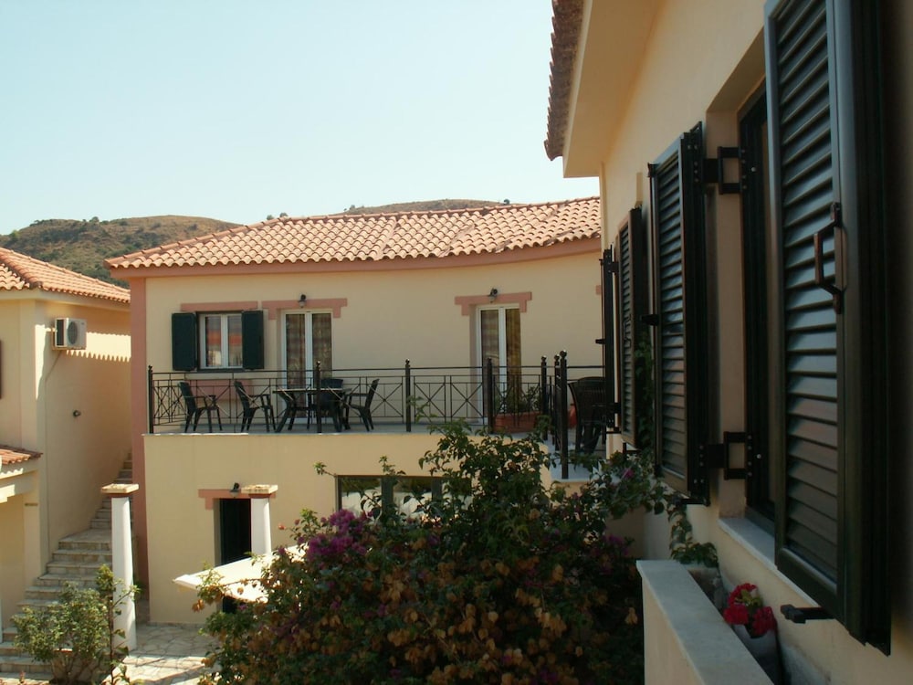 Elanthi Village Hotel 7/85