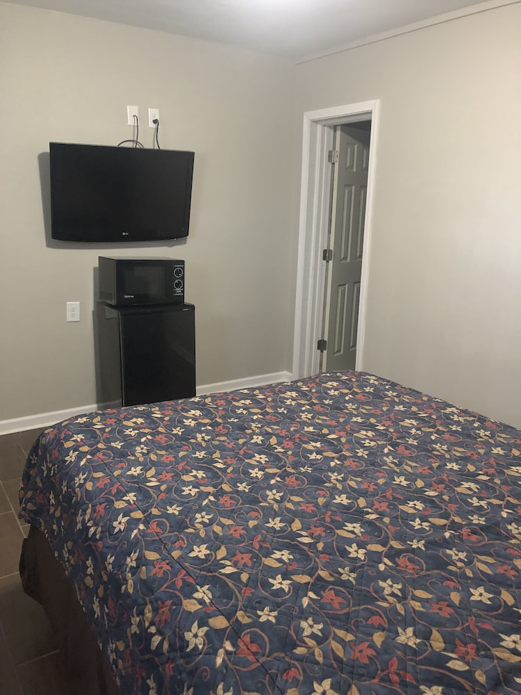 Economy Inn Gonzales 18/29