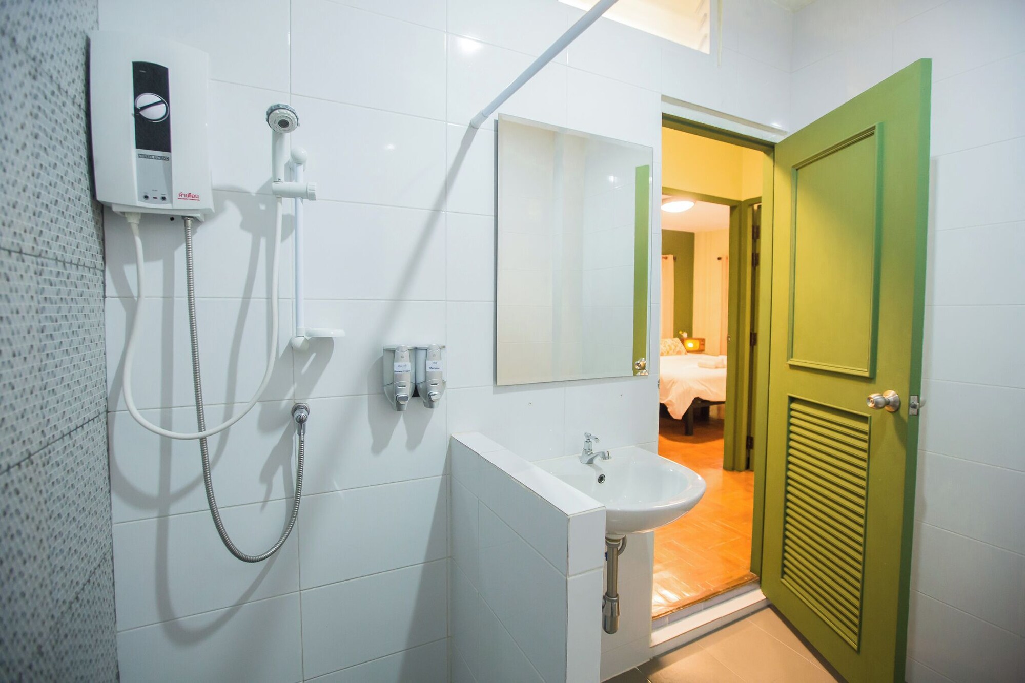 غرفة متصلة عائلية بسرير مزدوج وسريرين منفصلين، Iroom Boutique House 6/6