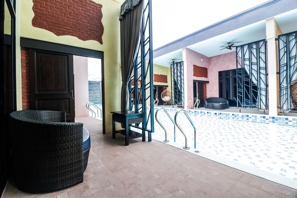 Baan Noppadol Hua Hin Loft Resort photo5