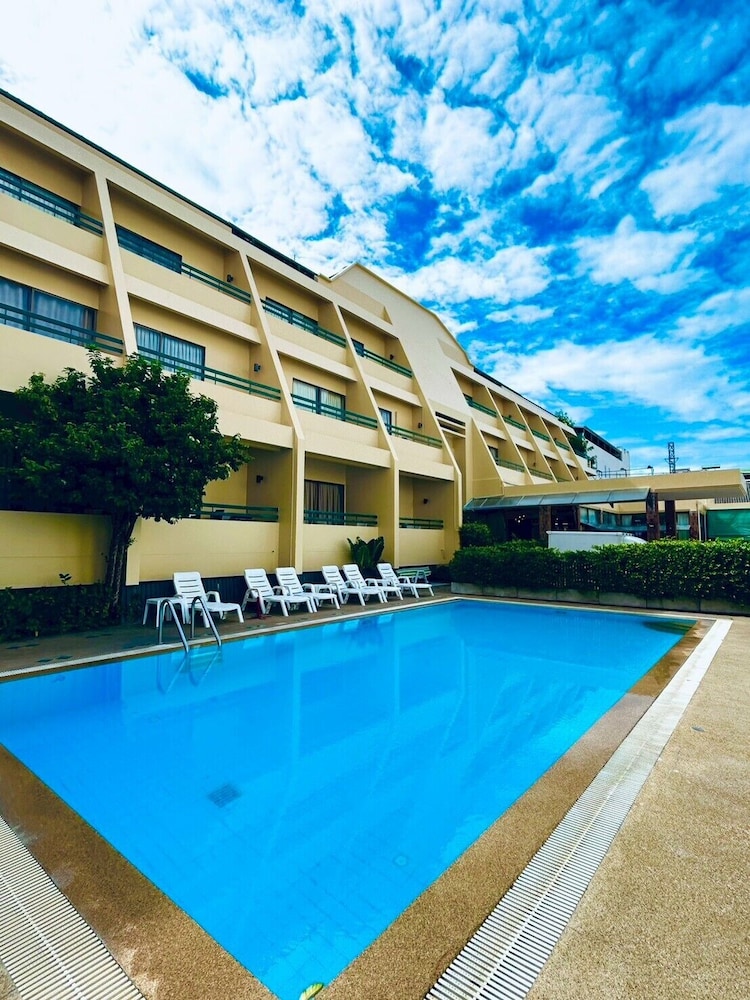 Sirin Hotel Huahin 62/64