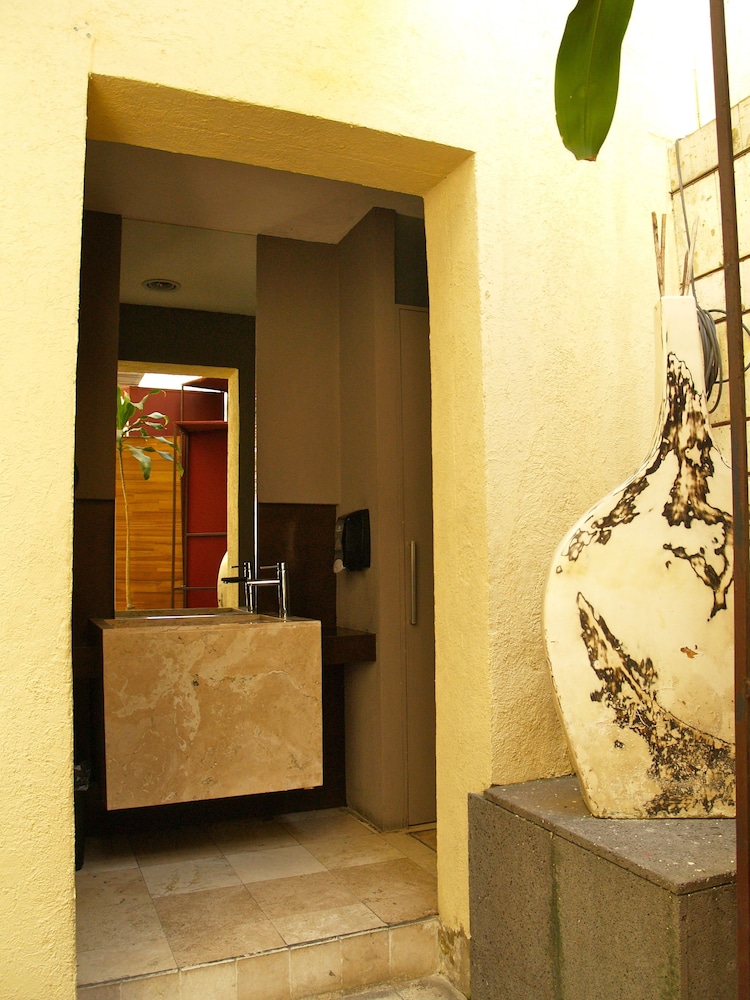Galeria Hotel And Suites 7/67