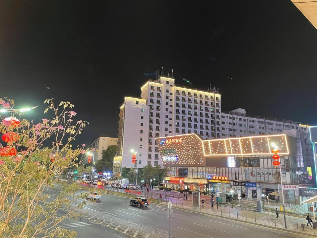 Vienna Hotel (Shenzhen Guanguang Road Foxconn) 4/58