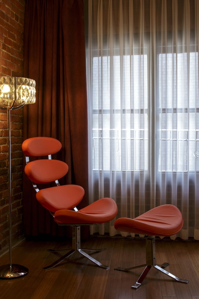 Le Petit Hotel 52/58